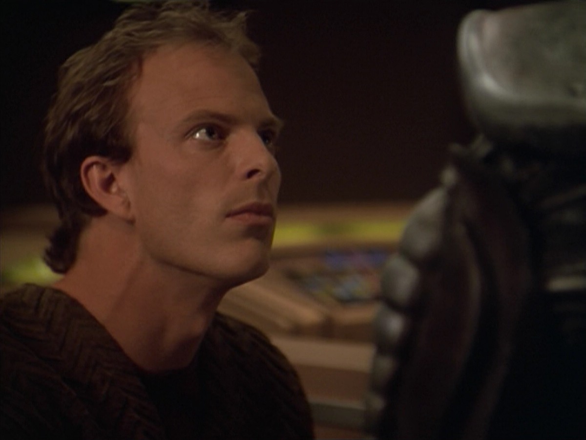 ariane179254_StarTrekVoyager_5x15_5x16_DarkFrontier_4657.jpg