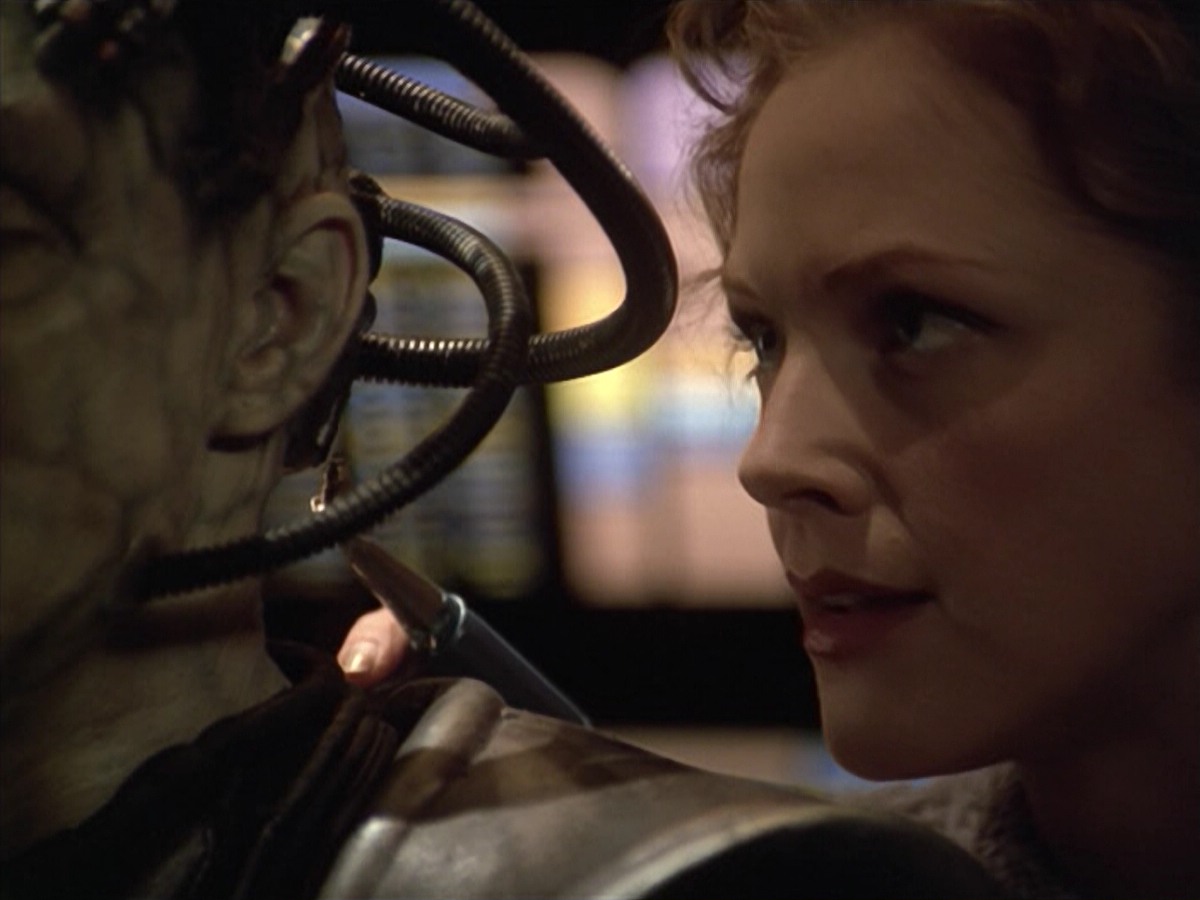 ariane179254_StarTrekVoyager_5x15_5x16_DarkFrontier_4662.jpg
