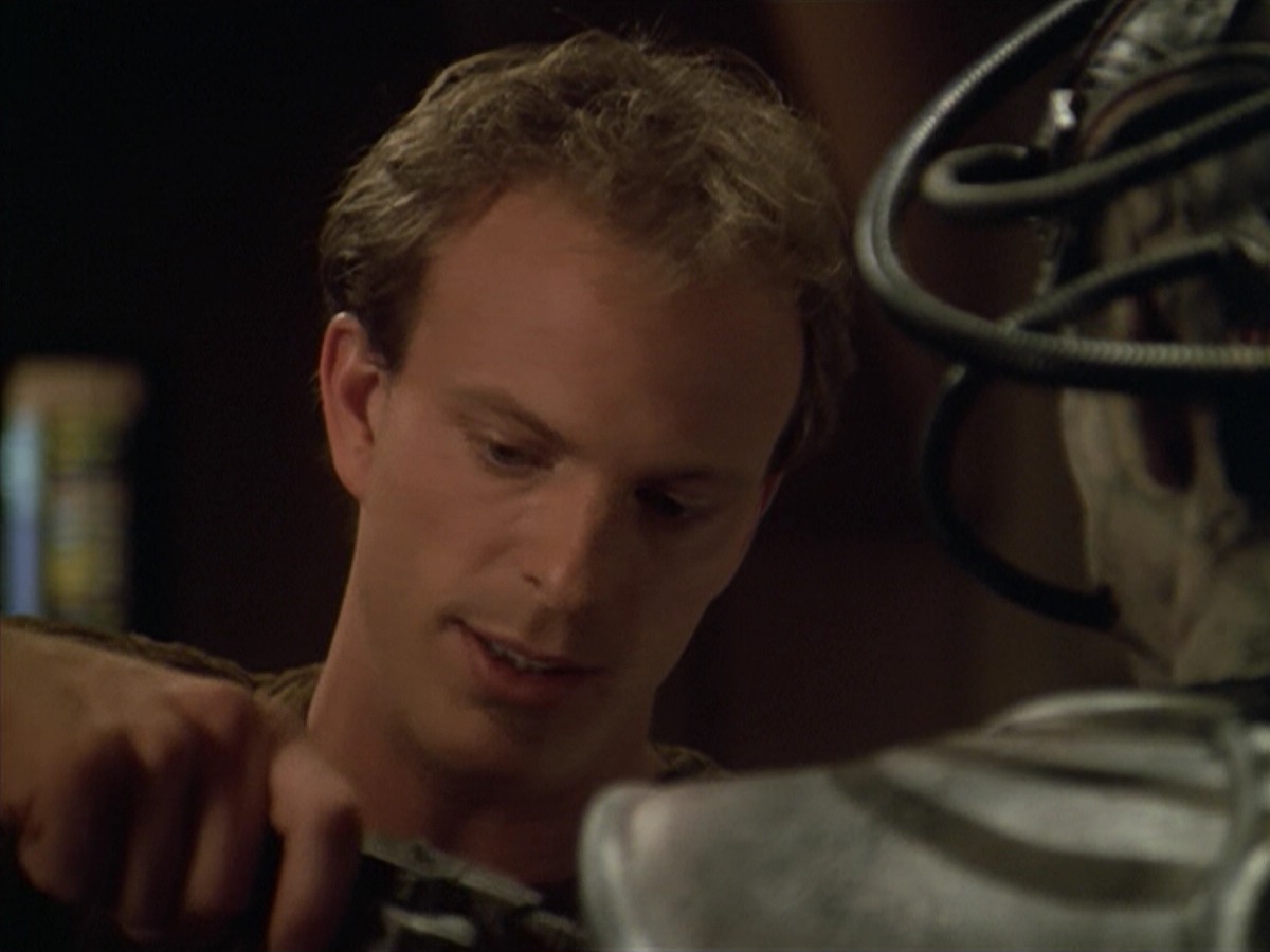 ariane179254_StarTrekVoyager_5x15_5x16_DarkFrontier_4677.jpg