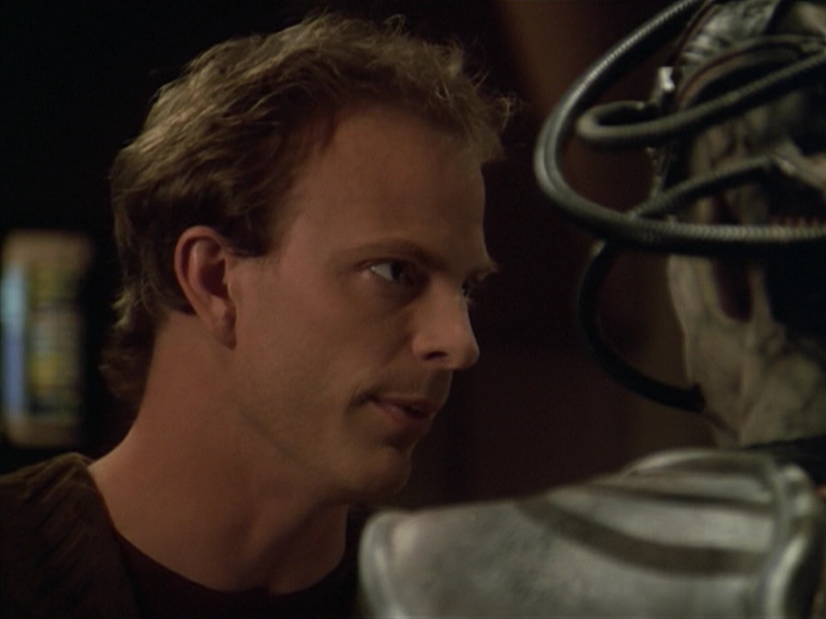 ariane179254_StarTrekVoyager_5x15_5x16_DarkFrontier_4681.jpg