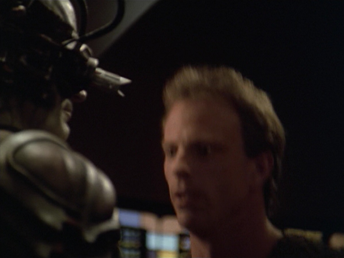 ariane179254_StarTrekVoyager_5x15_5x16_DarkFrontier_4696.jpg