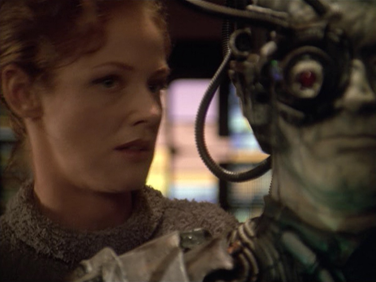 ariane179254_StarTrekVoyager_5x15_5x16_DarkFrontier_4701.jpg