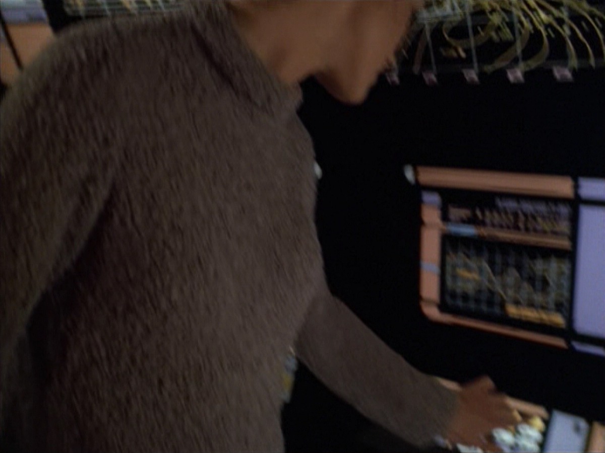 ariane179254_StarTrekVoyager_5x15_5x16_DarkFrontier_4705.jpg