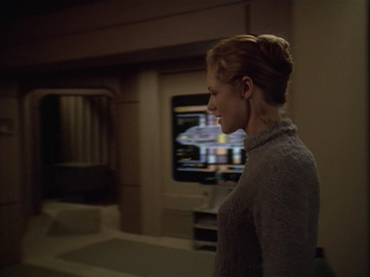 ariane179254_StarTrekVoyager_5x15_5x16_DarkFrontier_4720.jpg