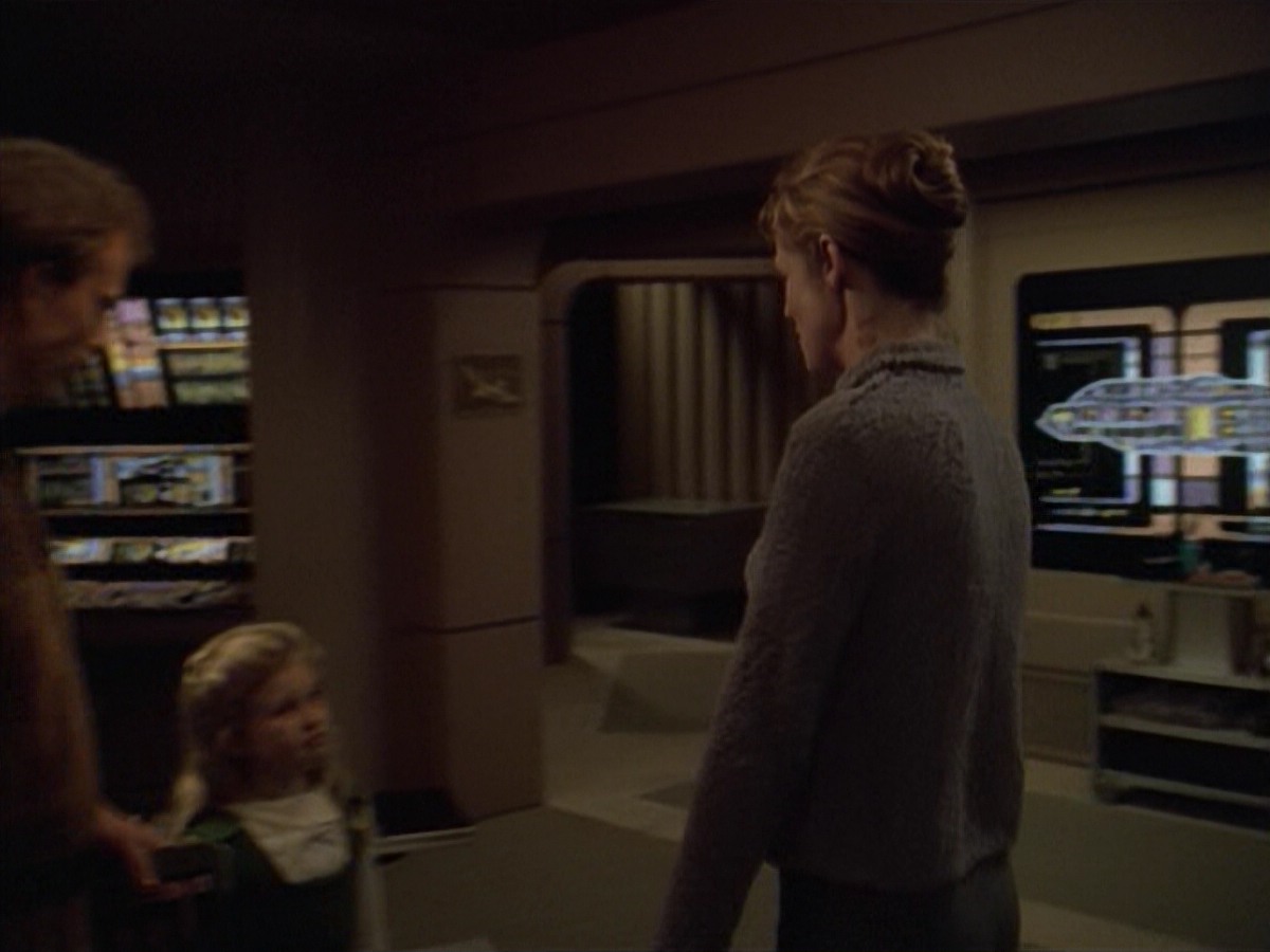 ariane179254_StarTrekVoyager_5x15_5x16_DarkFrontier_4721.jpg