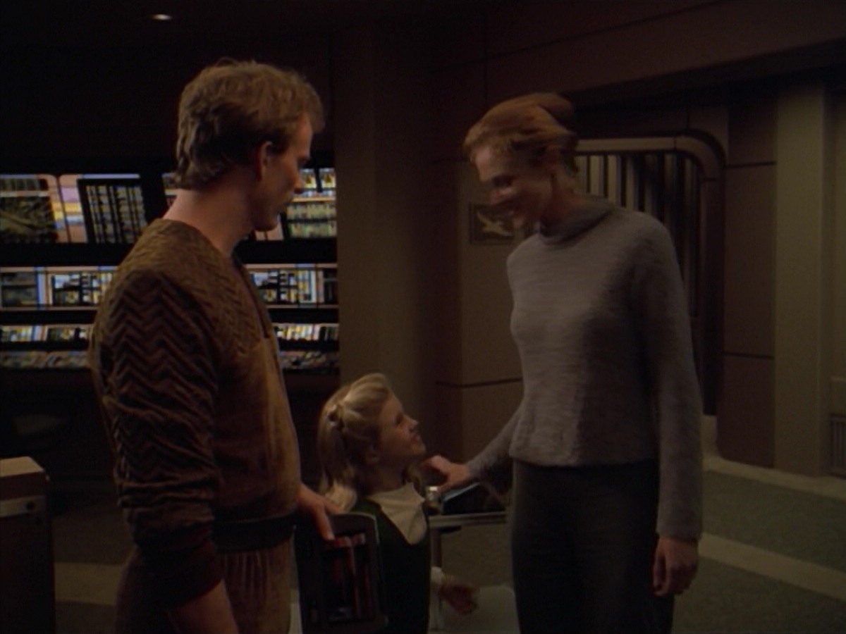 ariane179254_StarTrekVoyager_5x15_5x16_DarkFrontier_4724.jpg
