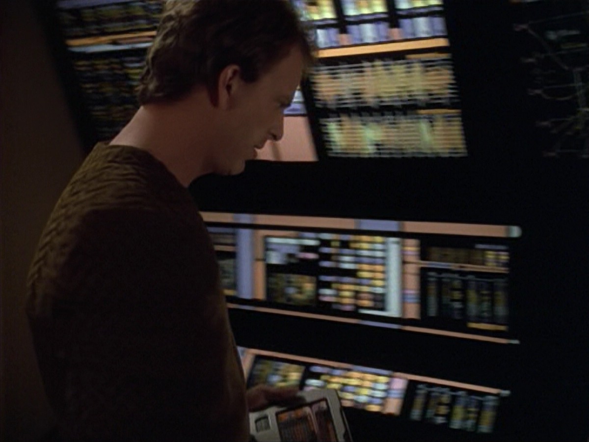 ariane179254_StarTrekVoyager_5x15_5x16_DarkFrontier_4741.jpg