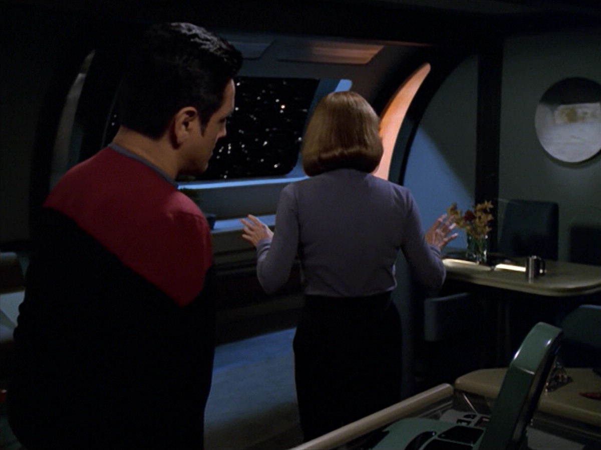 ariane179254_StarTrekVoyager_5x15_5x16_DarkFrontier_4797.jpg