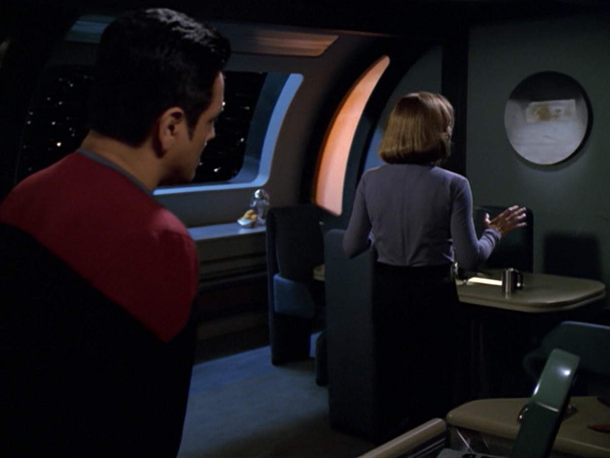 ariane179254_StarTrekVoyager_5x15_5x16_DarkFrontier_4799.jpg