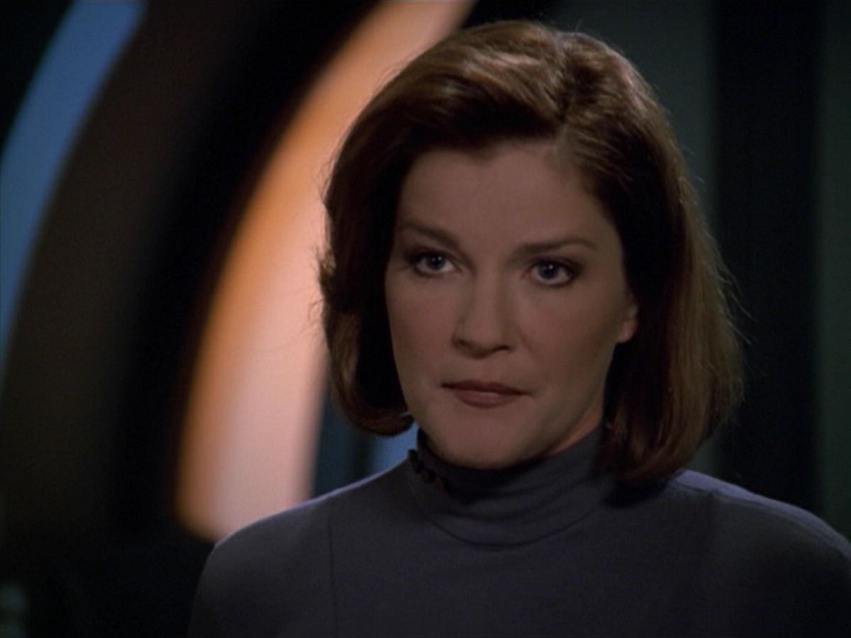 ariane179254_StarTrekVoyager_5x15_5x16_DarkFrontier_4816.jpg