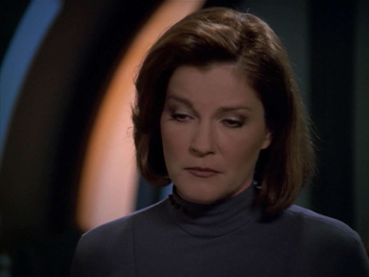 ariane179254_StarTrekVoyager_5x15_5x16_DarkFrontier_4822.jpg