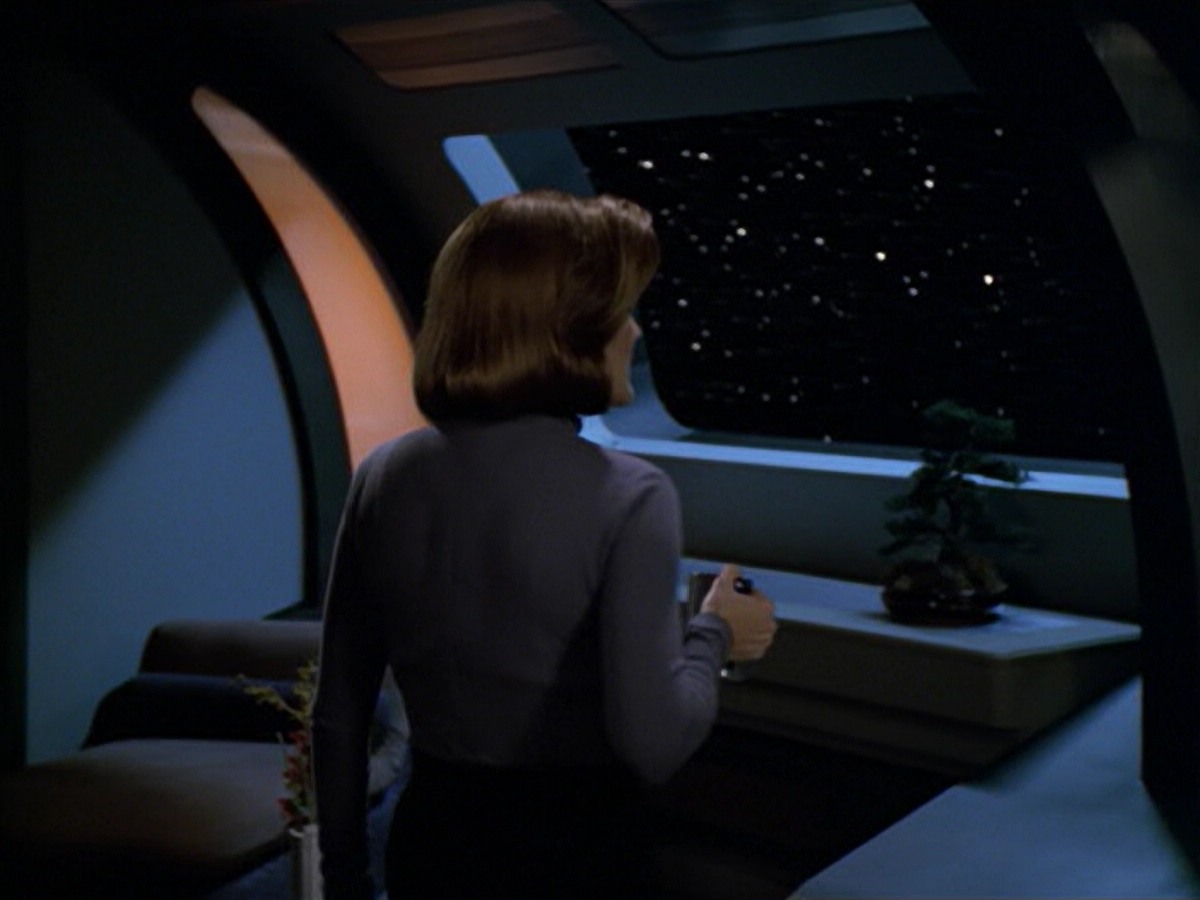 ariane179254_StarTrekVoyager_5x15_5x16_DarkFrontier_4828.jpg