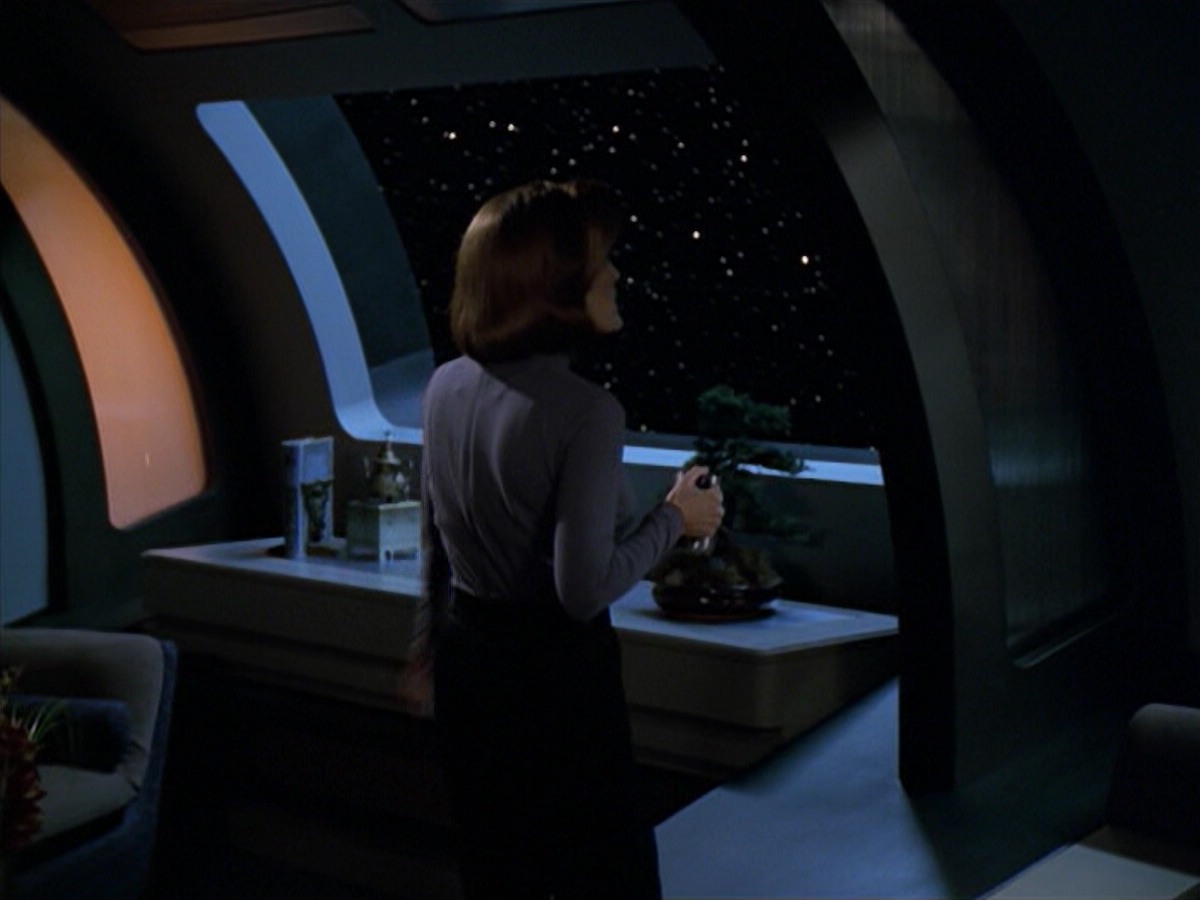 ariane179254_StarTrekVoyager_5x15_5x16_DarkFrontier_4831.jpg