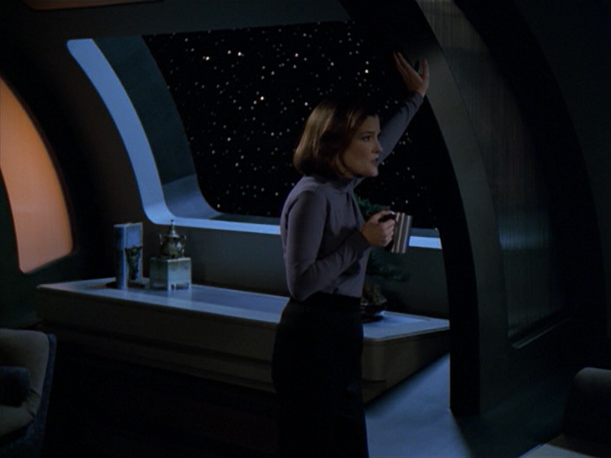 ariane179254_StarTrekVoyager_5x15_5x16_DarkFrontier_4842.jpg