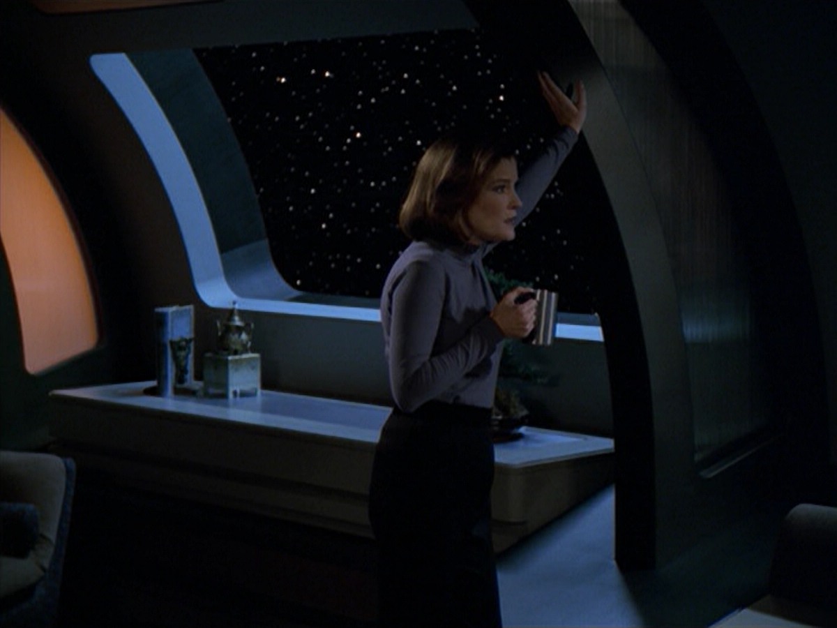 ariane179254_StarTrekVoyager_5x15_5x16_DarkFrontier_4845.jpg