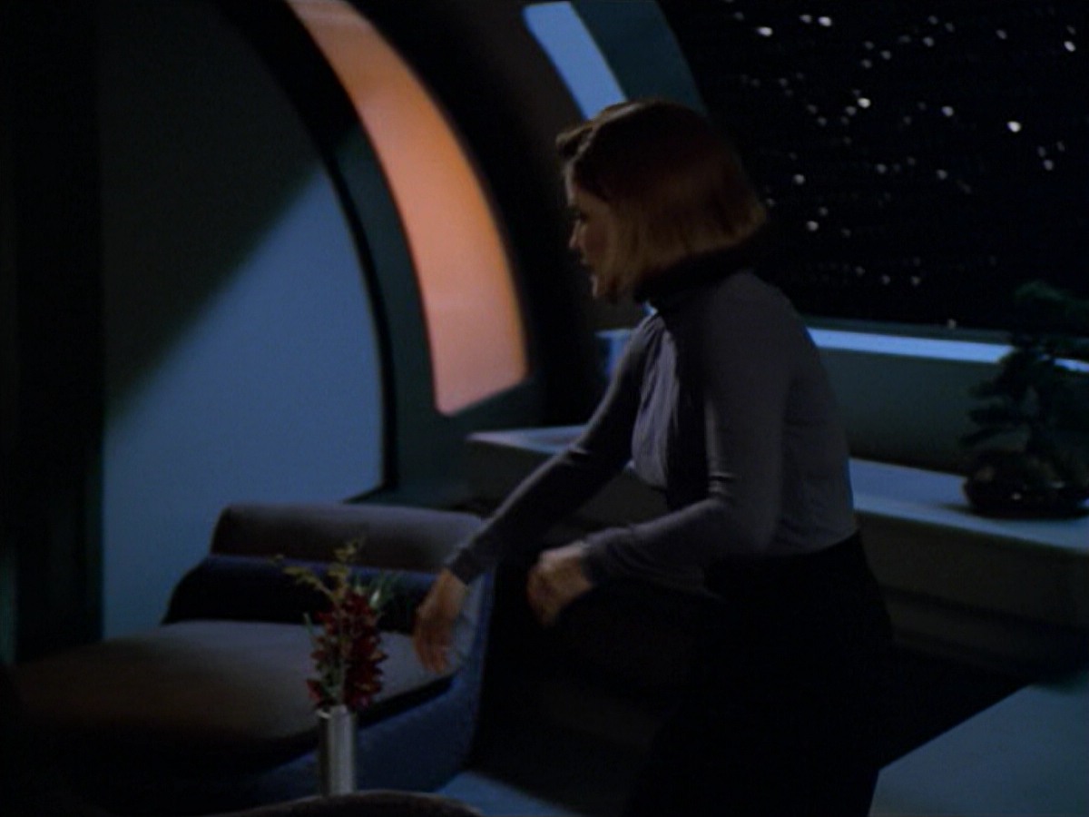 ariane179254_StarTrekVoyager_5x15_5x16_DarkFrontier_4856.jpg