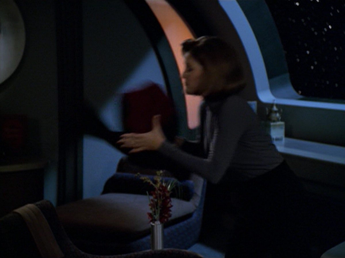 ariane179254_StarTrekVoyager_5x15_5x16_DarkFrontier_4858.jpg