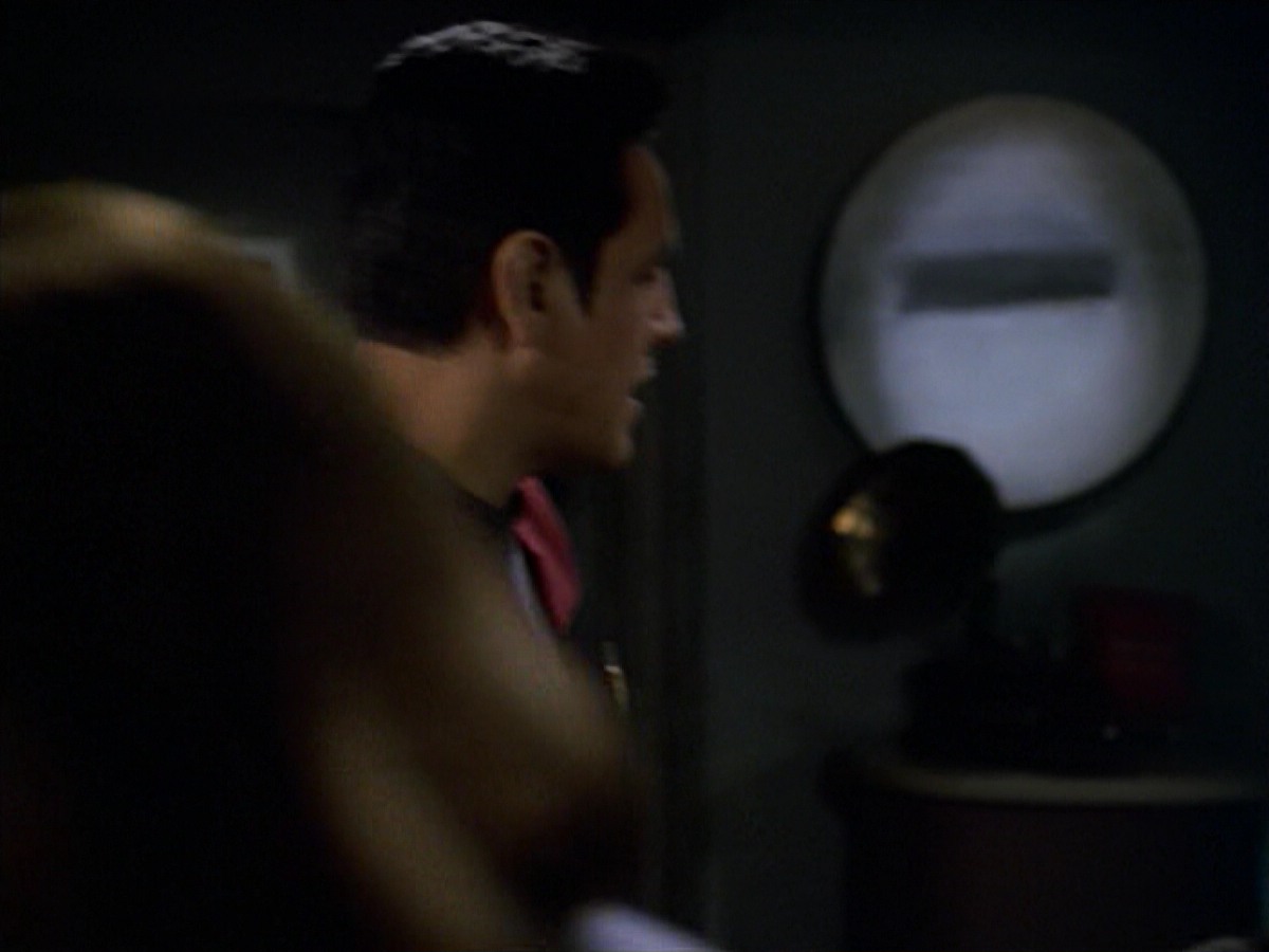ariane179254_StarTrekVoyager_5x15_5x16_DarkFrontier_4862.jpg