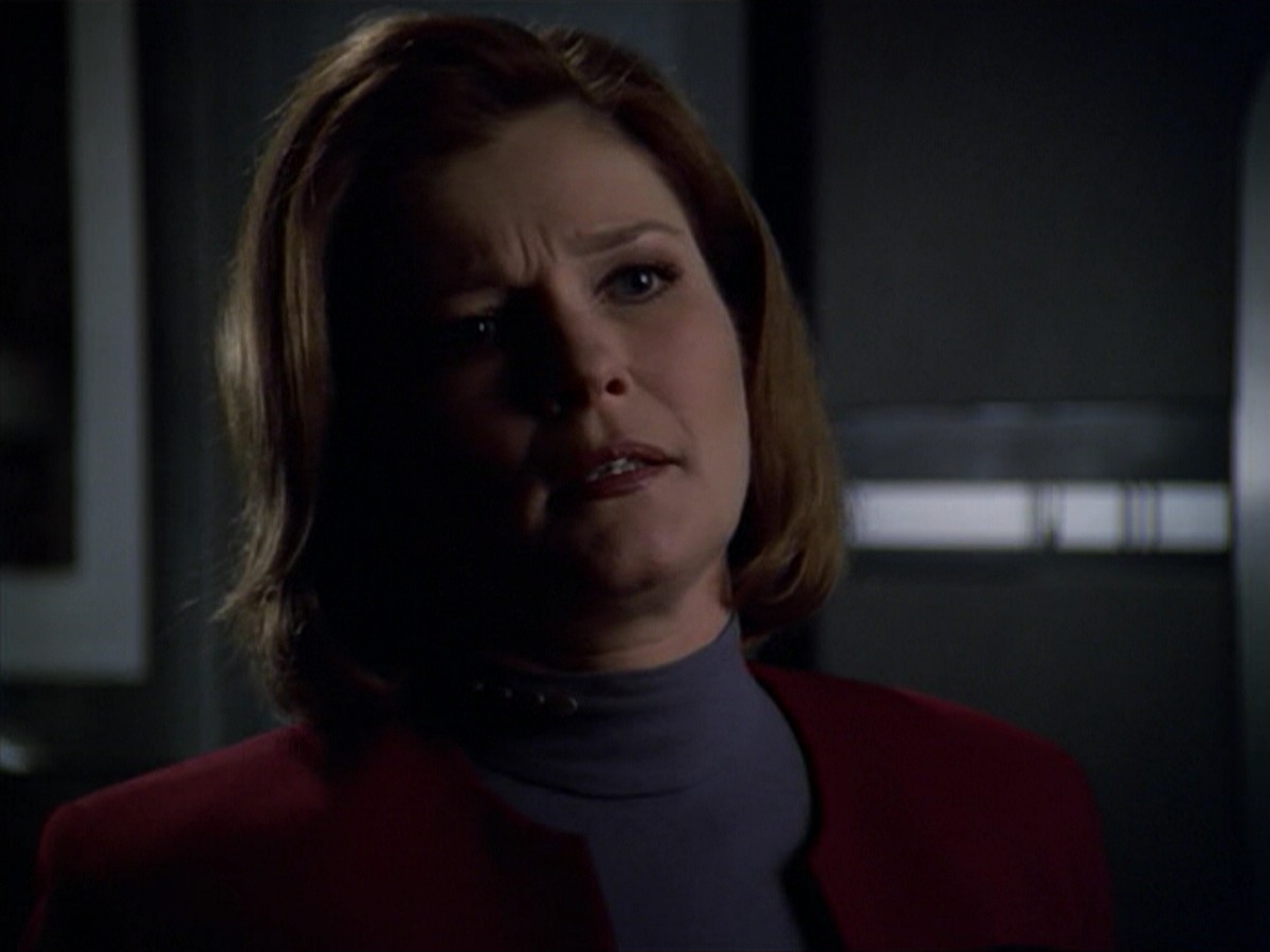 ariane179254_StarTrekVoyager_5x15_5x16_DarkFrontier_4871.jpg