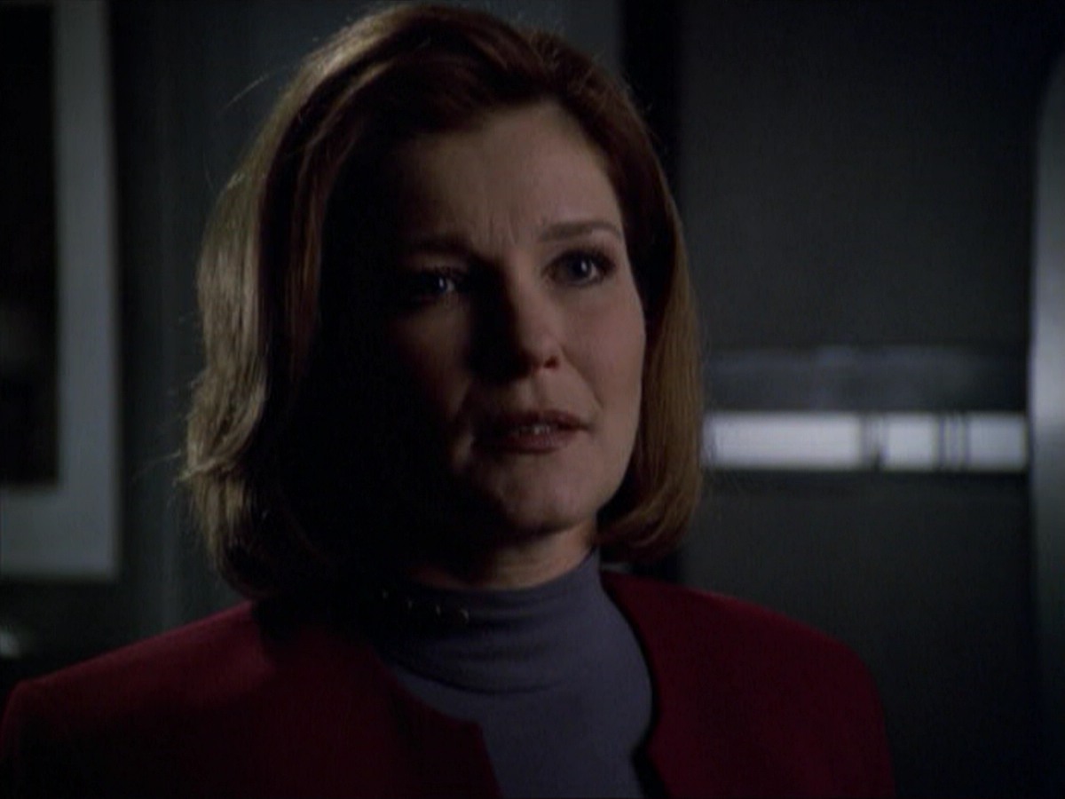 ariane179254_StarTrekVoyager_5x15_5x16_DarkFrontier_4880.jpg