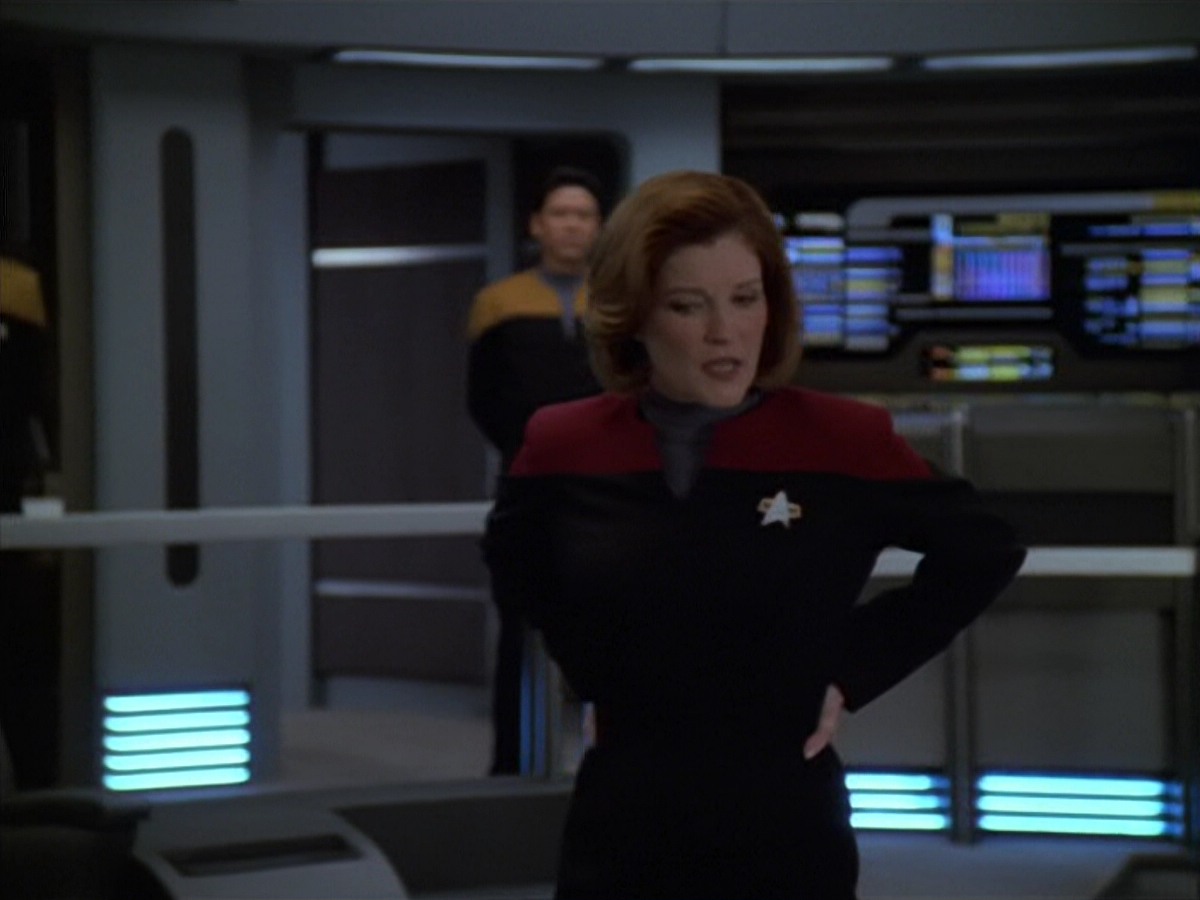 ariane179254_StarTrekVoyager_5x15_5x16_DarkFrontier_4900.jpg