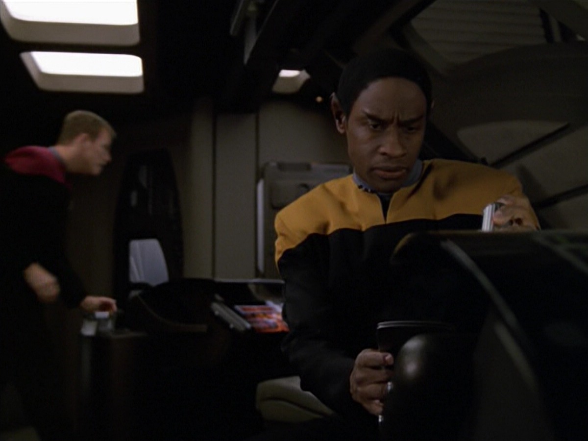 ariane179254_StarTrekVoyager_5x15_5x16_DarkFrontier_4923.jpg
