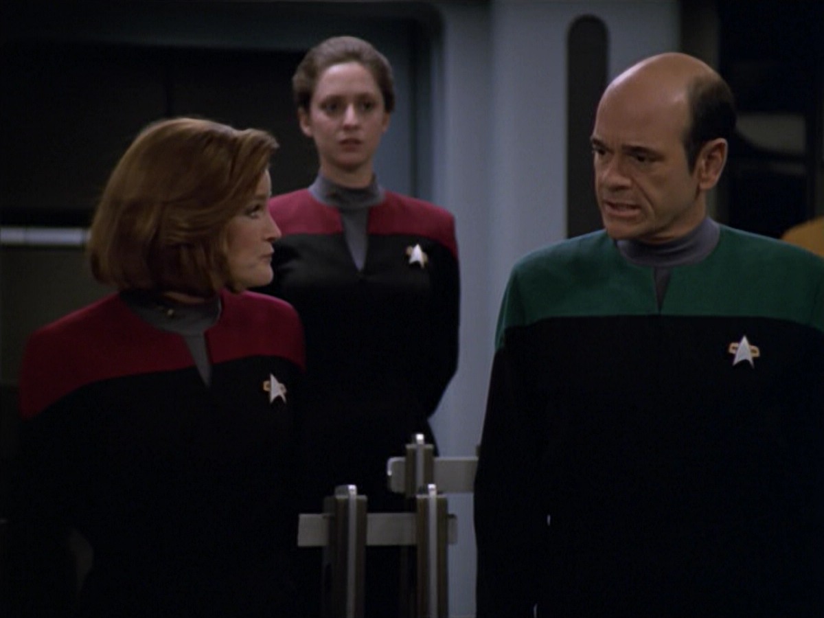 ariane179254_StarTrekVoyager_5x15_5x16_DarkFrontier_4950.jpg