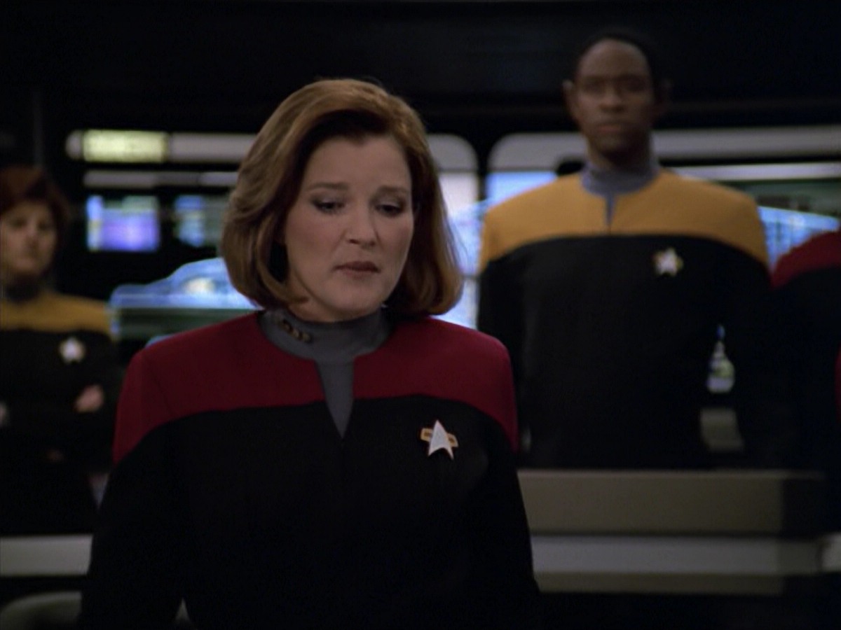 ariane179254_StarTrekVoyager_5x15_5x16_DarkFrontier_4972.jpg
