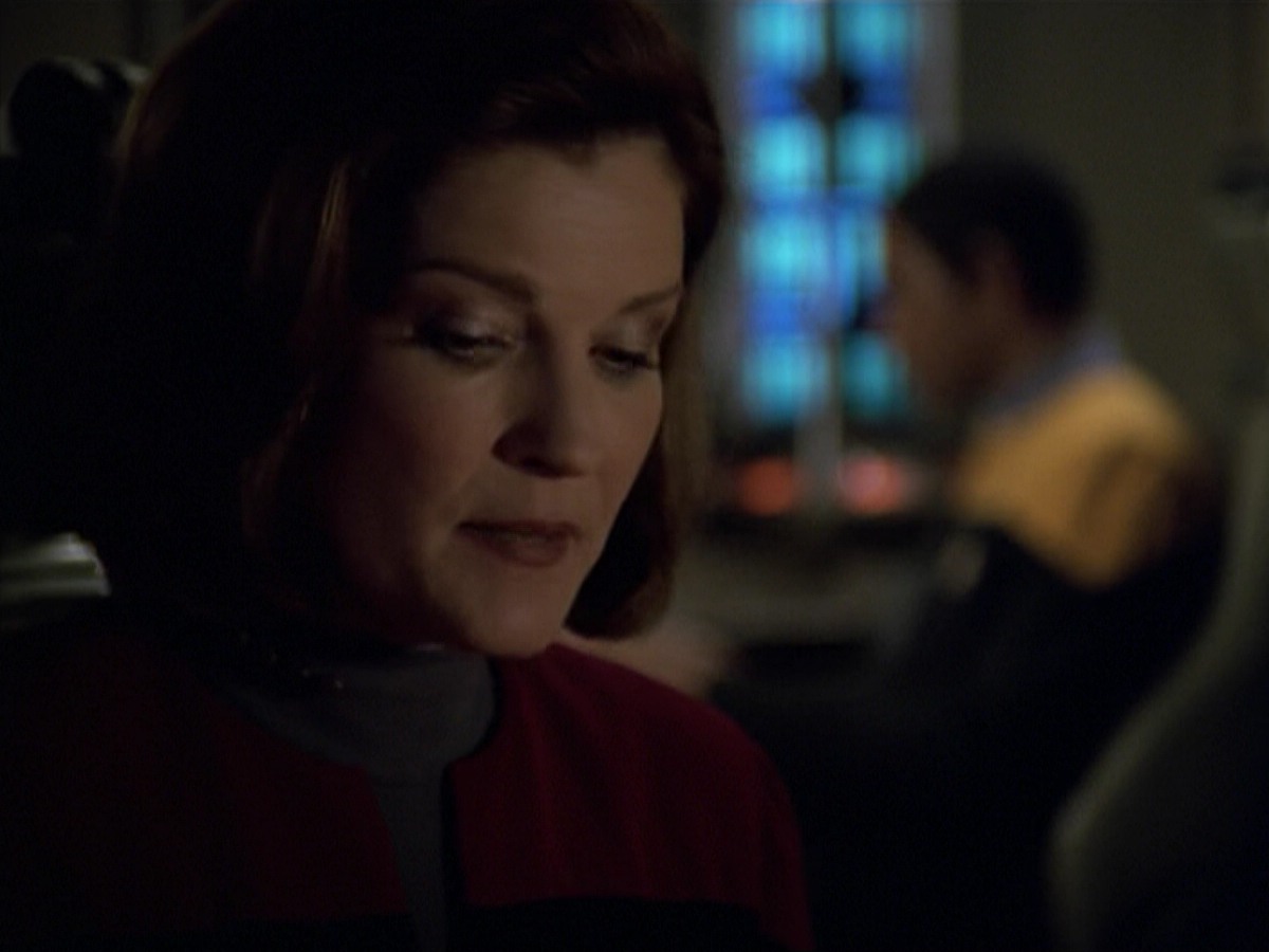 ariane179254_StarTrekVoyager_5x15_5x16_DarkFrontier_5001.jpg