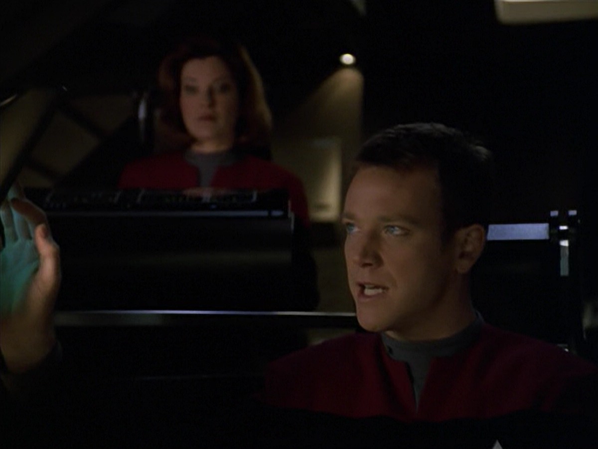ariane179254_StarTrekVoyager_5x15_5x16_DarkFrontier_5014.jpg