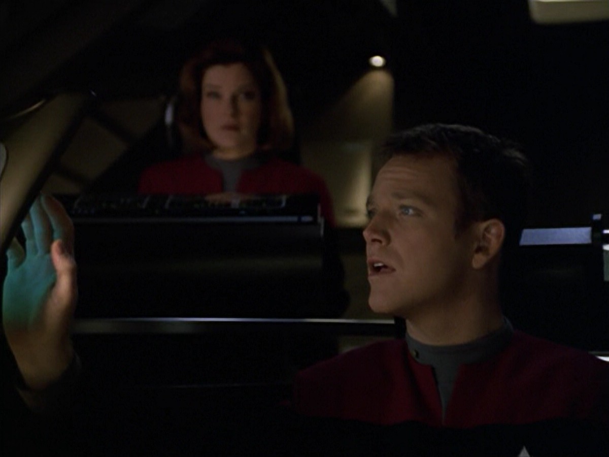 ariane179254_StarTrekVoyager_5x15_5x16_DarkFrontier_5021.jpg