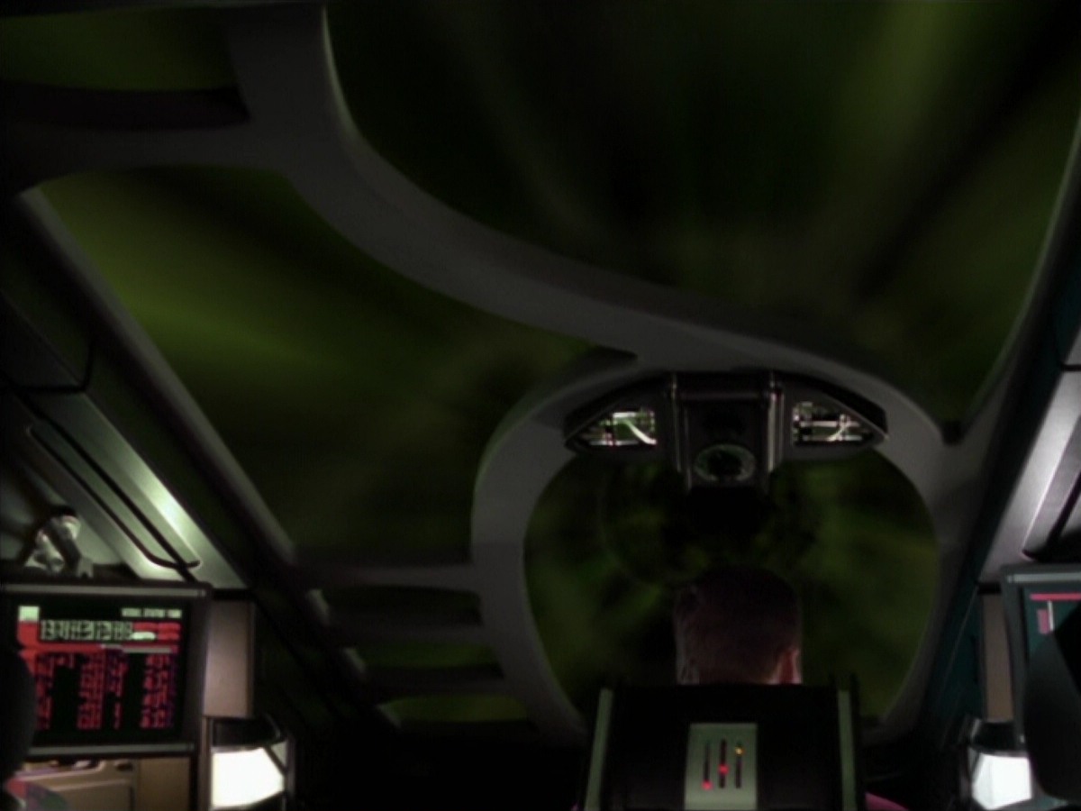 ariane179254_StarTrekVoyager_5x15_5x16_DarkFrontier_5034.jpg
