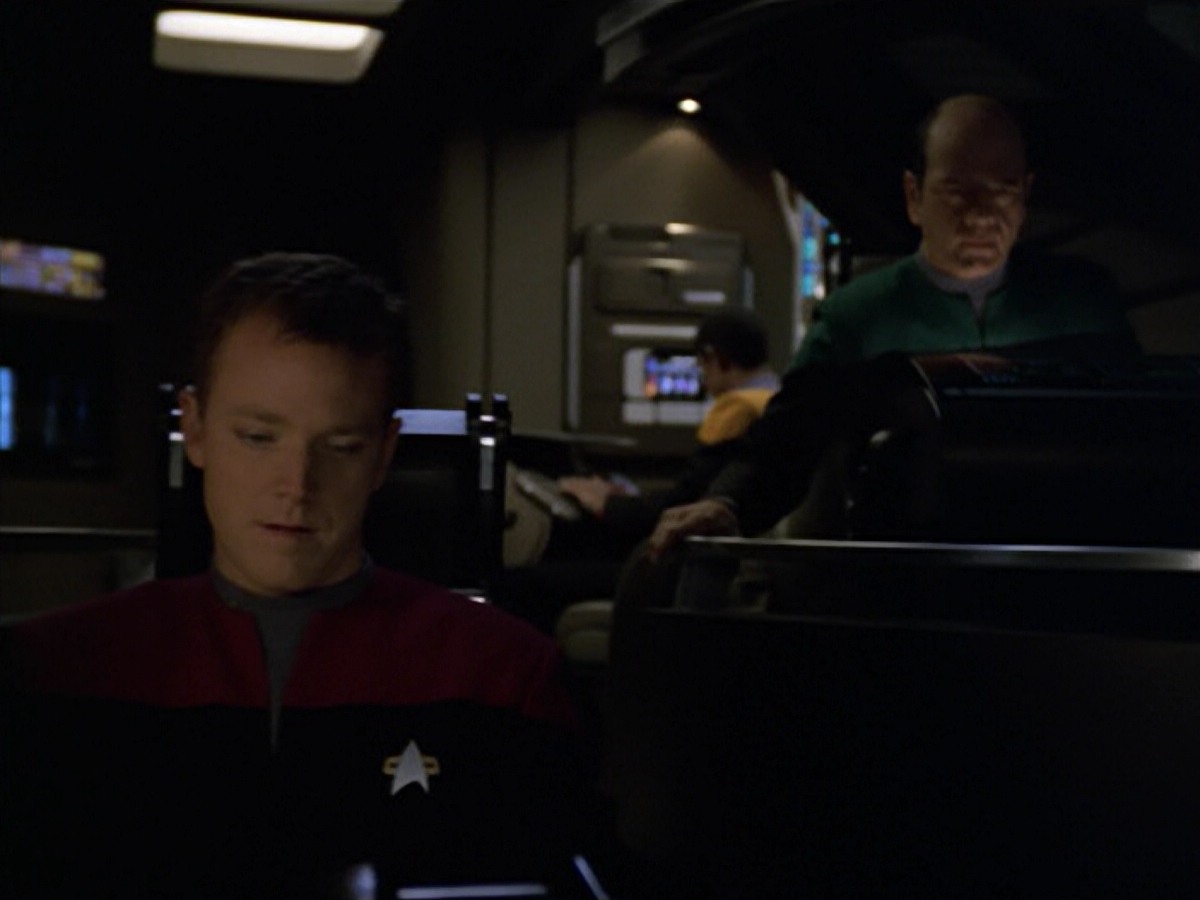 ariane179254_StarTrekVoyager_5x15_5x16_DarkFrontier_5037.jpg