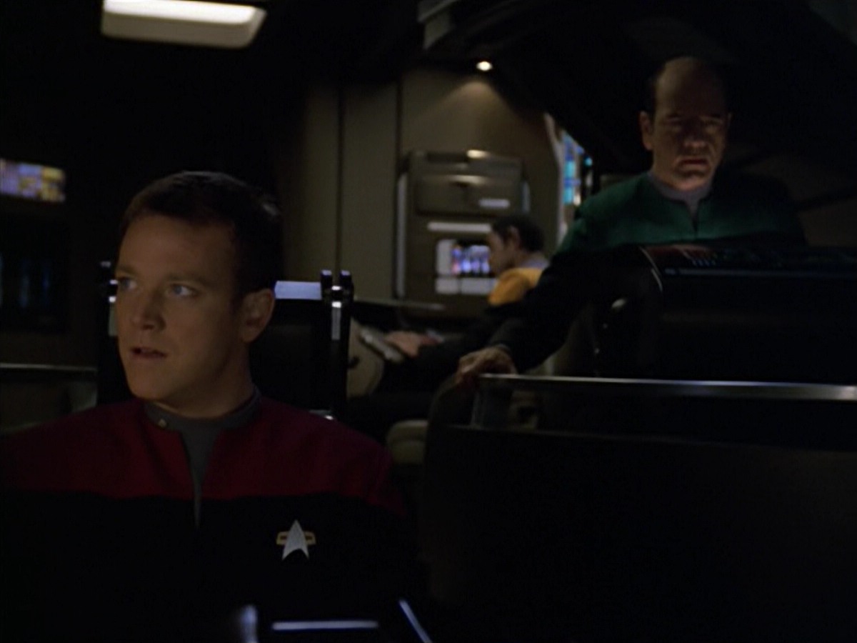 ariane179254_StarTrekVoyager_5x15_5x16_DarkFrontier_5039.jpg