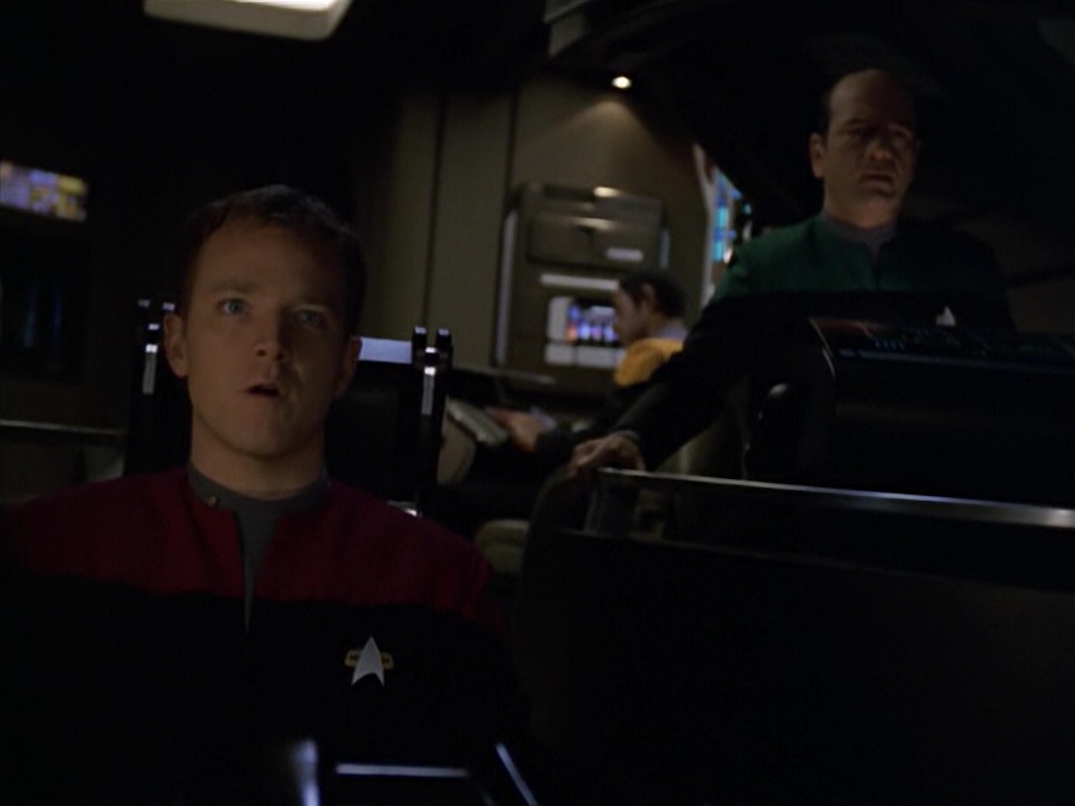 ariane179254_StarTrekVoyager_5x15_5x16_DarkFrontier_5041.jpg