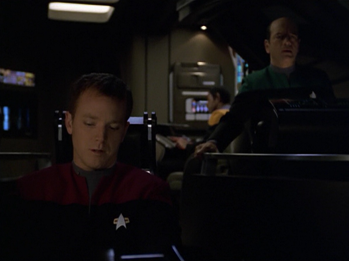 ariane179254_StarTrekVoyager_5x15_5x16_DarkFrontier_5042.jpg