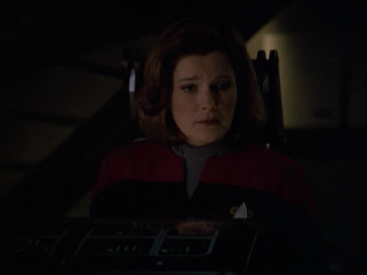 ariane179254_StarTrekVoyager_5x15_5x16_DarkFrontier_5062.jpg