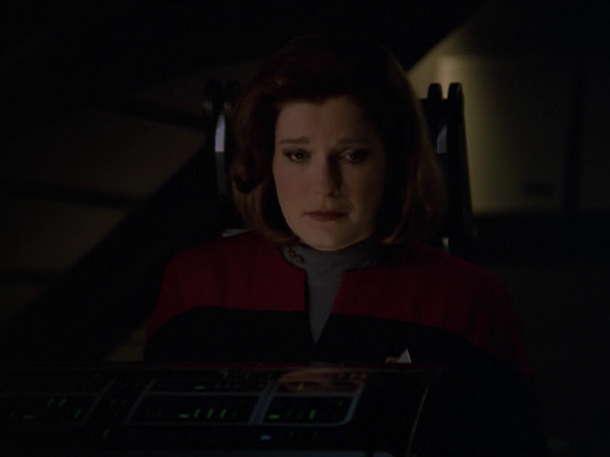 ariane179254_StarTrekVoyager_5x15_5x16_DarkFrontier_5063.jpg
