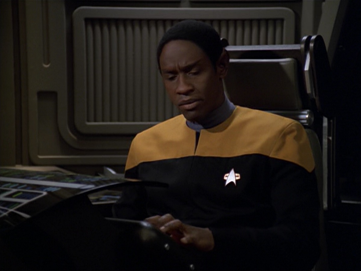 ariane179254_StarTrekVoyager_5x15_5x16_DarkFrontier_5067.jpg