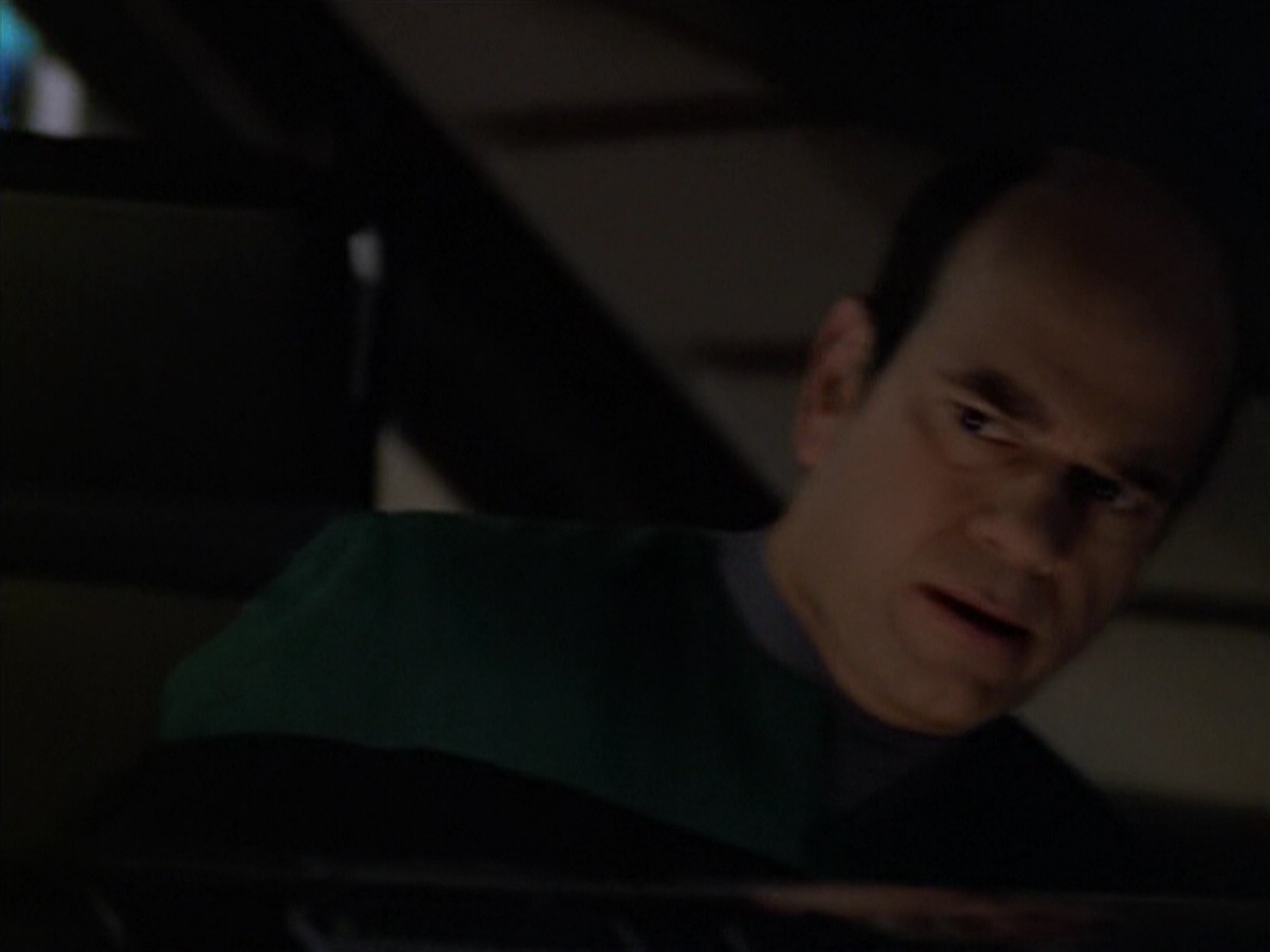ariane179254_StarTrekVoyager_5x15_5x16_DarkFrontier_5076.jpg