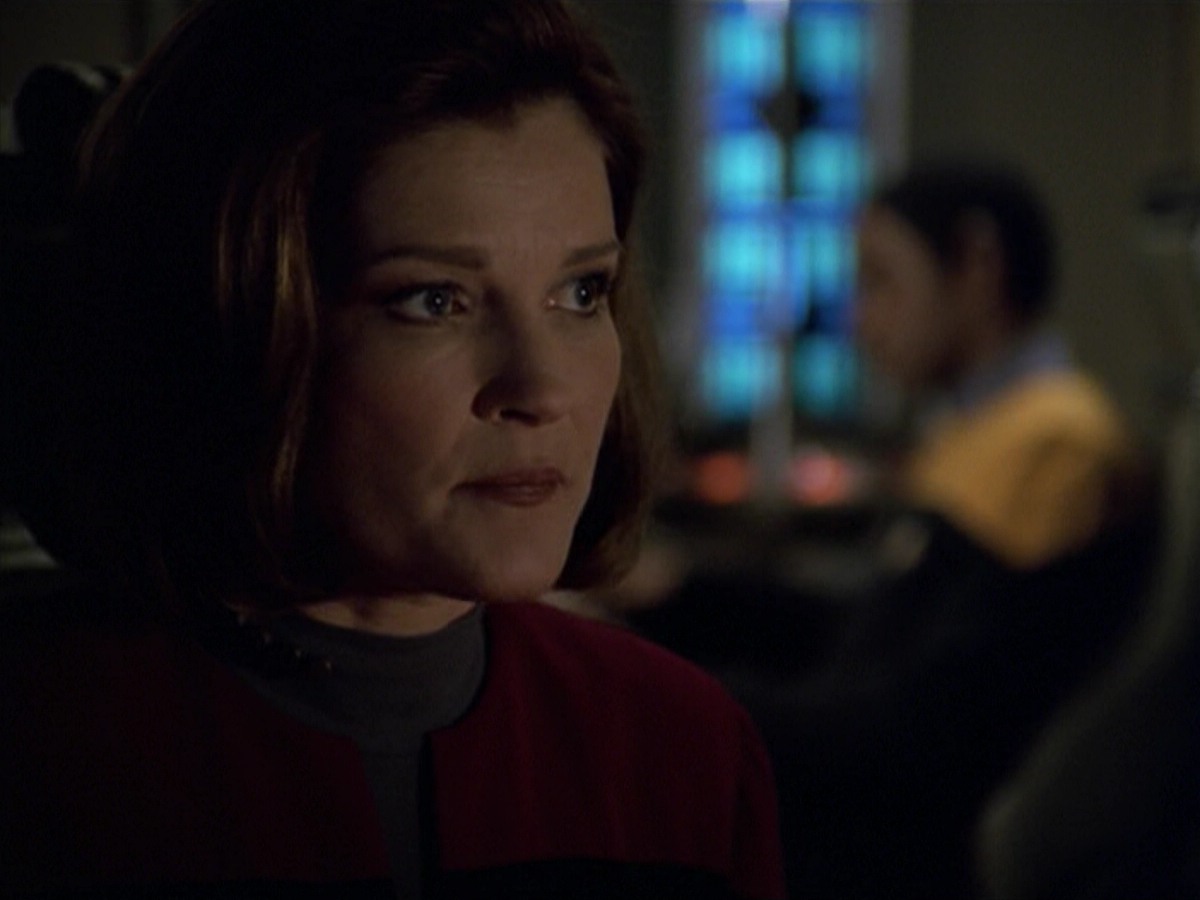 ariane179254_StarTrekVoyager_5x15_5x16_DarkFrontier_5086.jpg