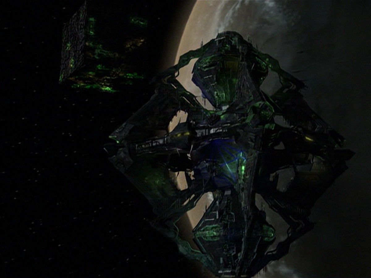 ariane179254_StarTrekVoyager_5x15_5x16_DarkFrontier_5093.jpg