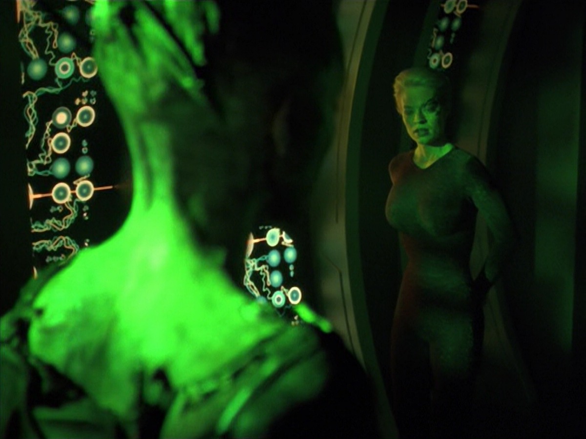 ariane179254_StarTrekVoyager_5x15_5x16_DarkFrontier_5147.jpg