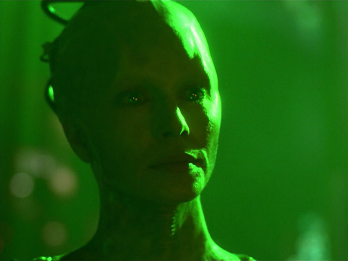 ariane179254_StarTrekVoyager_5x15_5x16_DarkFrontier_5159.jpg