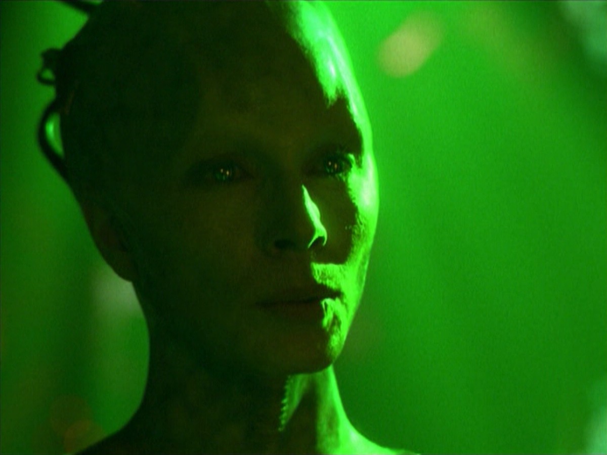 ariane179254_StarTrekVoyager_5x15_5x16_DarkFrontier_5197.jpg