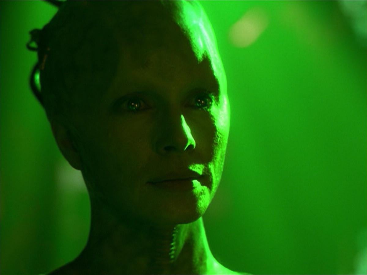 ariane179254_StarTrekVoyager_5x15_5x16_DarkFrontier_5207.jpg