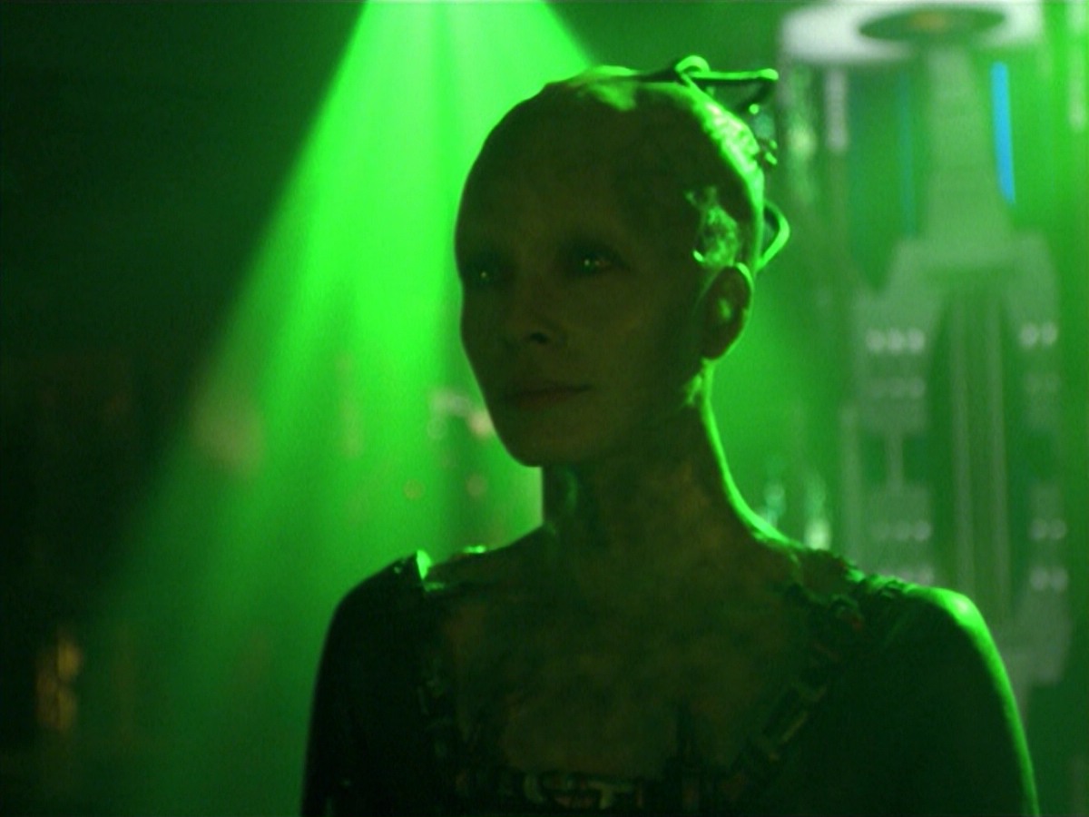 ariane179254_StarTrekVoyager_5x15_5x16_DarkFrontier_5234.jpg