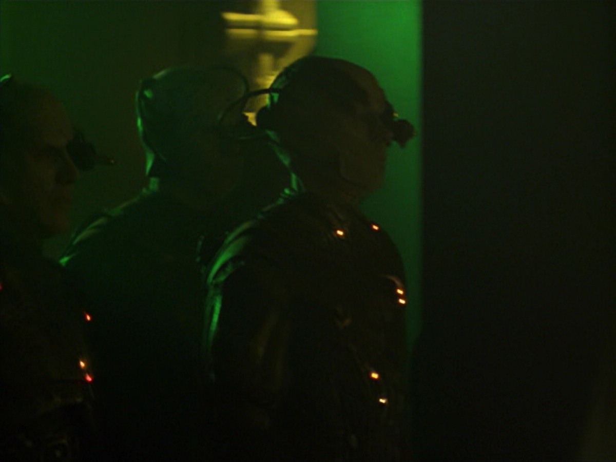 ariane179254_StarTrekVoyager_5x15_5x16_DarkFrontier_5237.jpg
