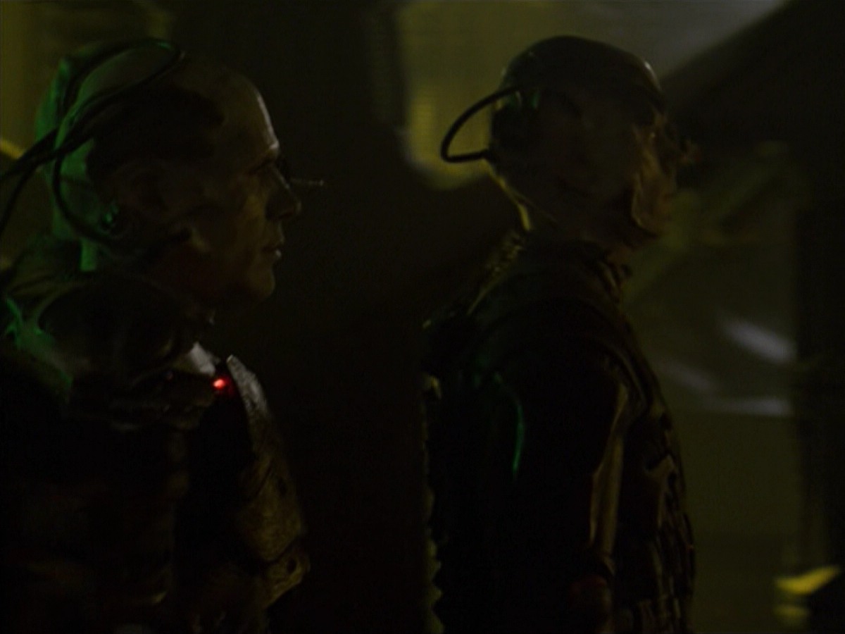 ariane179254_StarTrekVoyager_5x15_5x16_DarkFrontier_5239.jpg