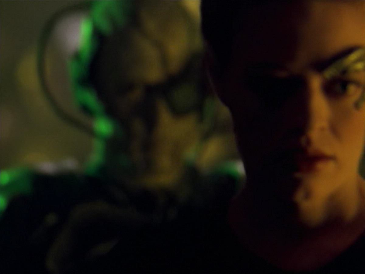 ariane179254_StarTrekVoyager_5x15_5x16_DarkFrontier_5247.jpg